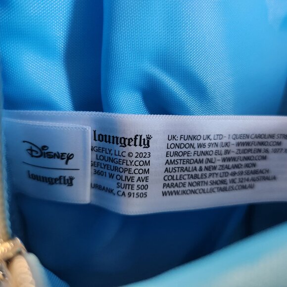 Loungefly Disney Lilo & Stitch Backpack Full Size Bag Stitch Holding Heart New - Picture 7 of 9